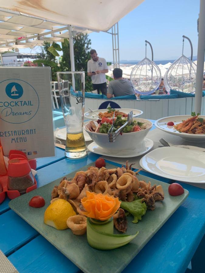Cocktail & Dreams - Beach Hotel Sarandë Exterior foto