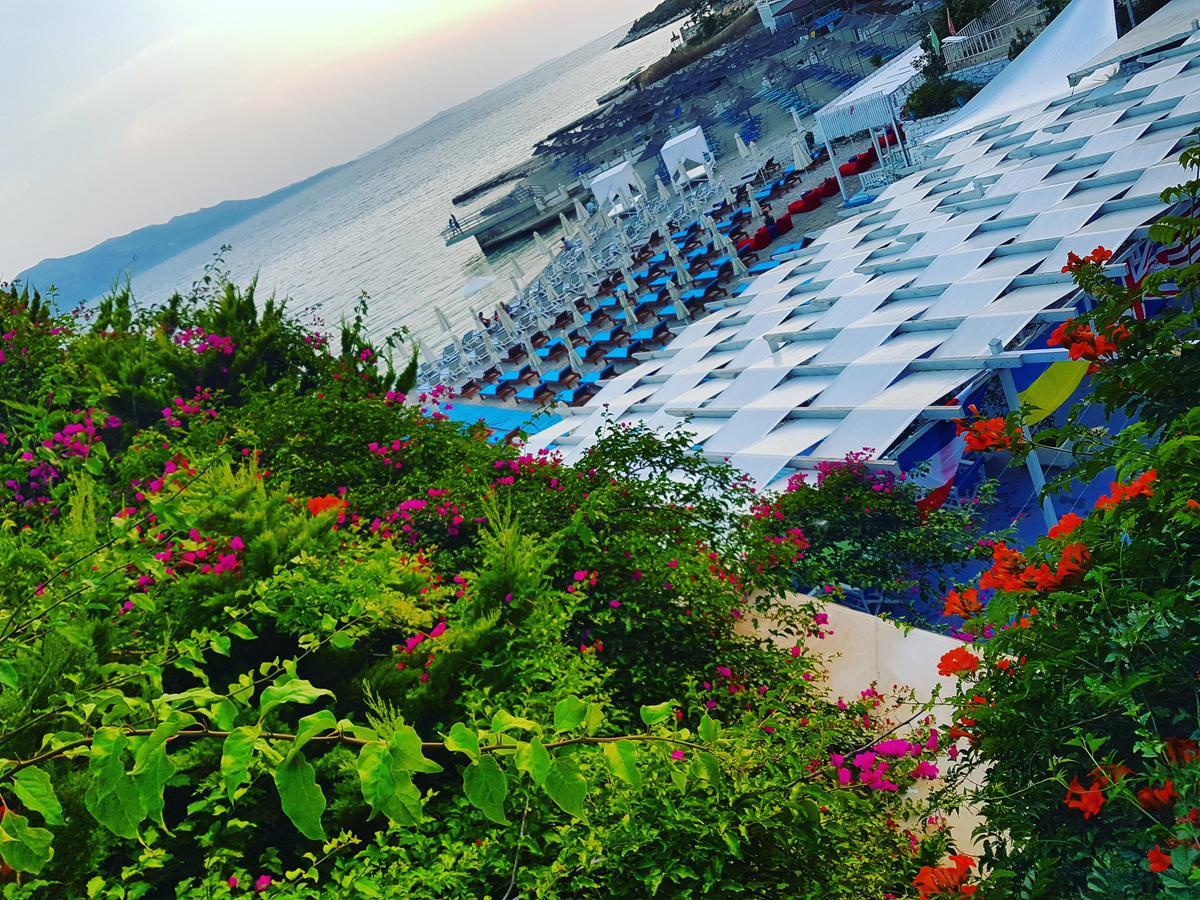 Cocktail & Dreams - Beach Hotel Sarandë Exterior foto